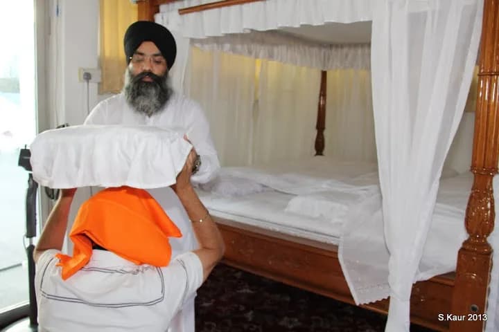 SGGS Ji Arrival — Gurdwara Sahib Darwin